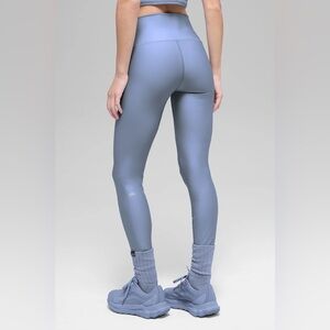 Alo Yoga High-Waist Airlift Legging - 7/8 Small Winter Frost NWT